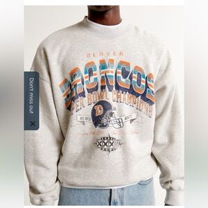 Abercrombie & Fitch NFL Broncos Crewneck
